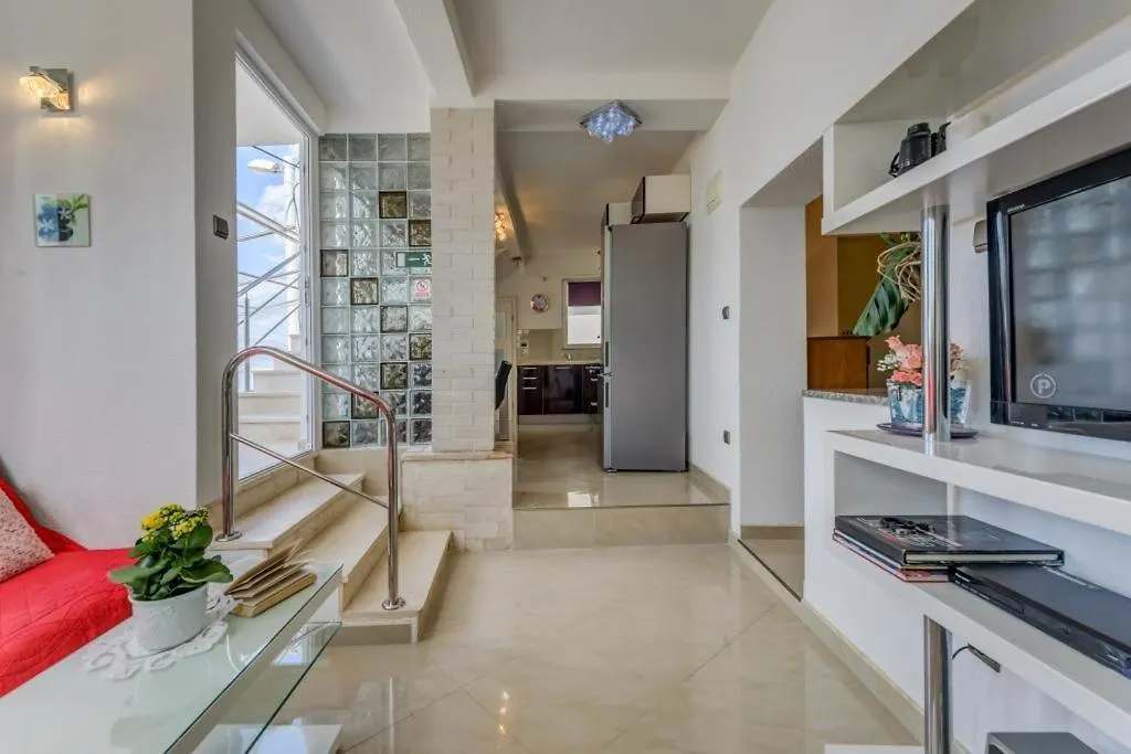 Apartment In Arbanija With Sea View, Terrace, Air Conditioning, Wifi 5138-2 Trogir