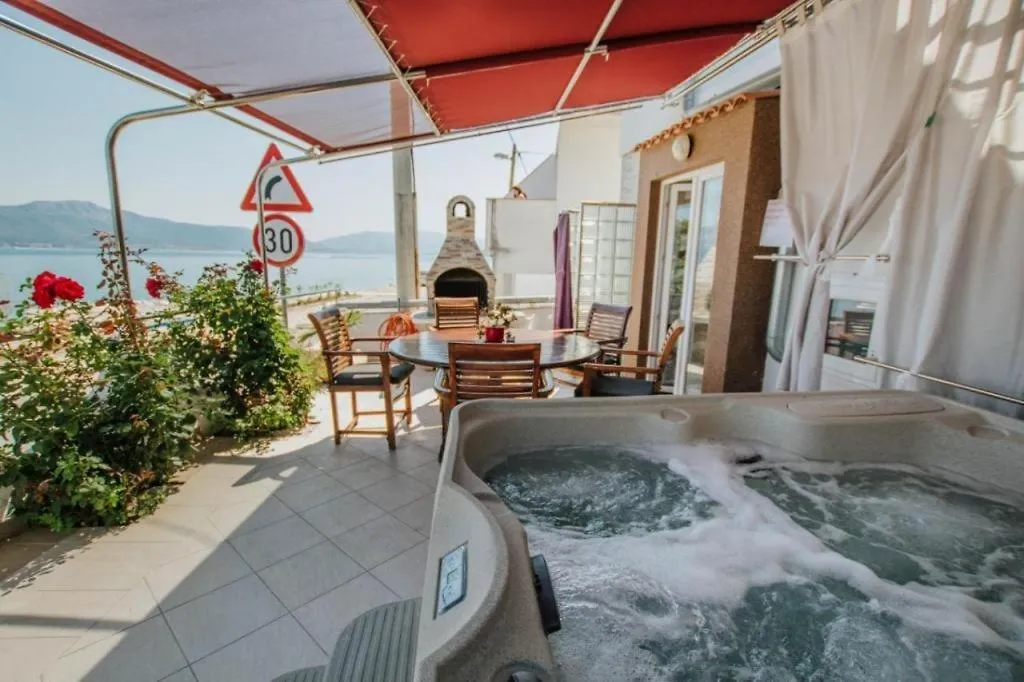 Apartment In Arbanija With Sea View, Terrace, Air Conditioning, Wifi 5138-2 Trogir