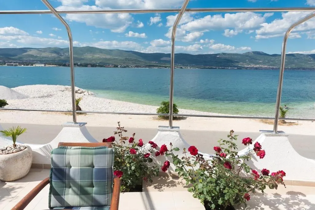 Apartment In Arbanija With Sea View, Terrace, Air Conditioning, Wifi 5138-2 Trogir