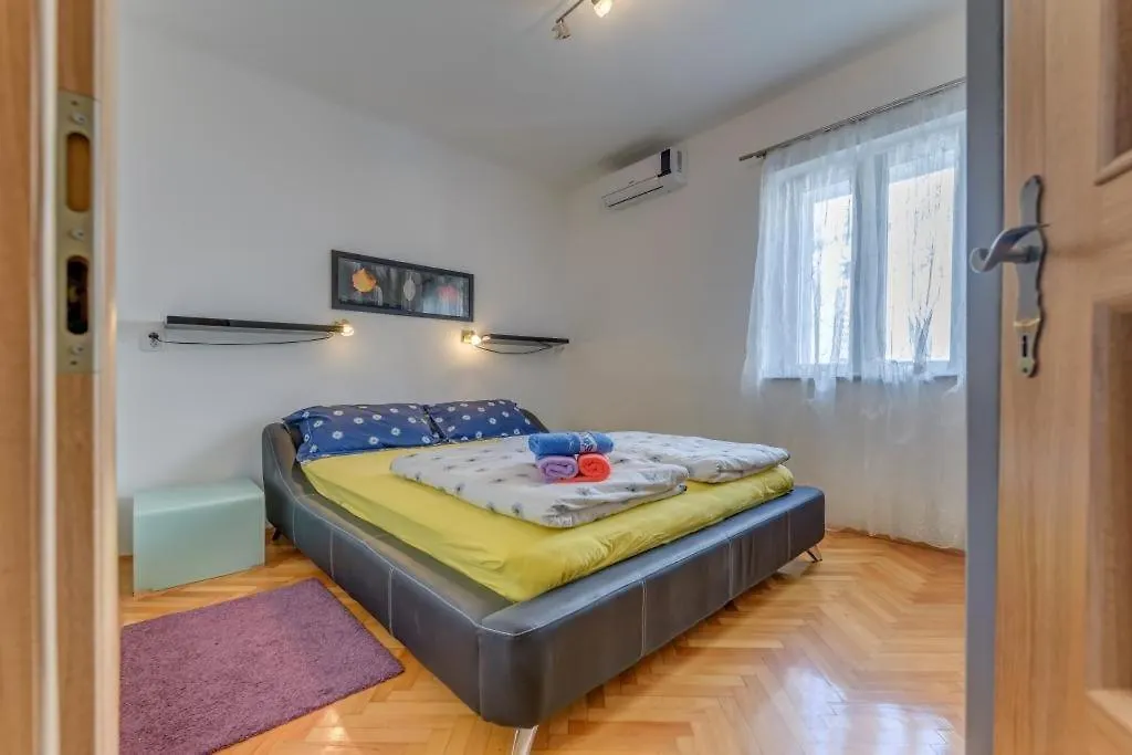 Apartment In Arbanija With Sea View, Terrace, Air Conditioning, Wifi 5138-2 Trogir