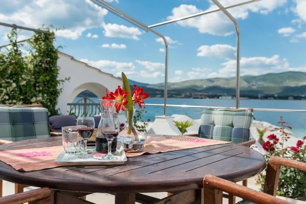 Apartment In Arbanija With Sea View, Terrace, Air Conditioning, Wifi 5138-2 Trogir