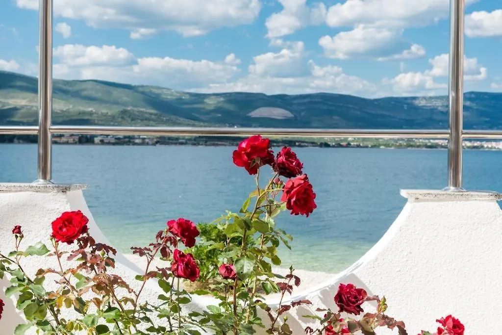 Apartment In Arbanija With Sea View, Terrace, Air Conditioning, Wifi 5138-2 Trogir